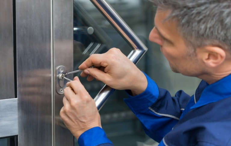 Services That A No Mess Locksmith Can Offer